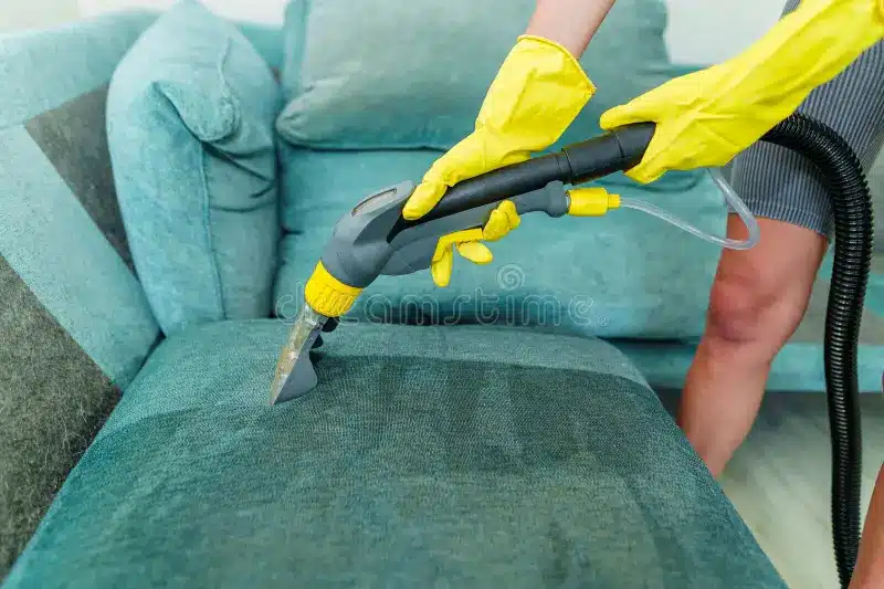 تنظيف الأرائك والمفروشات